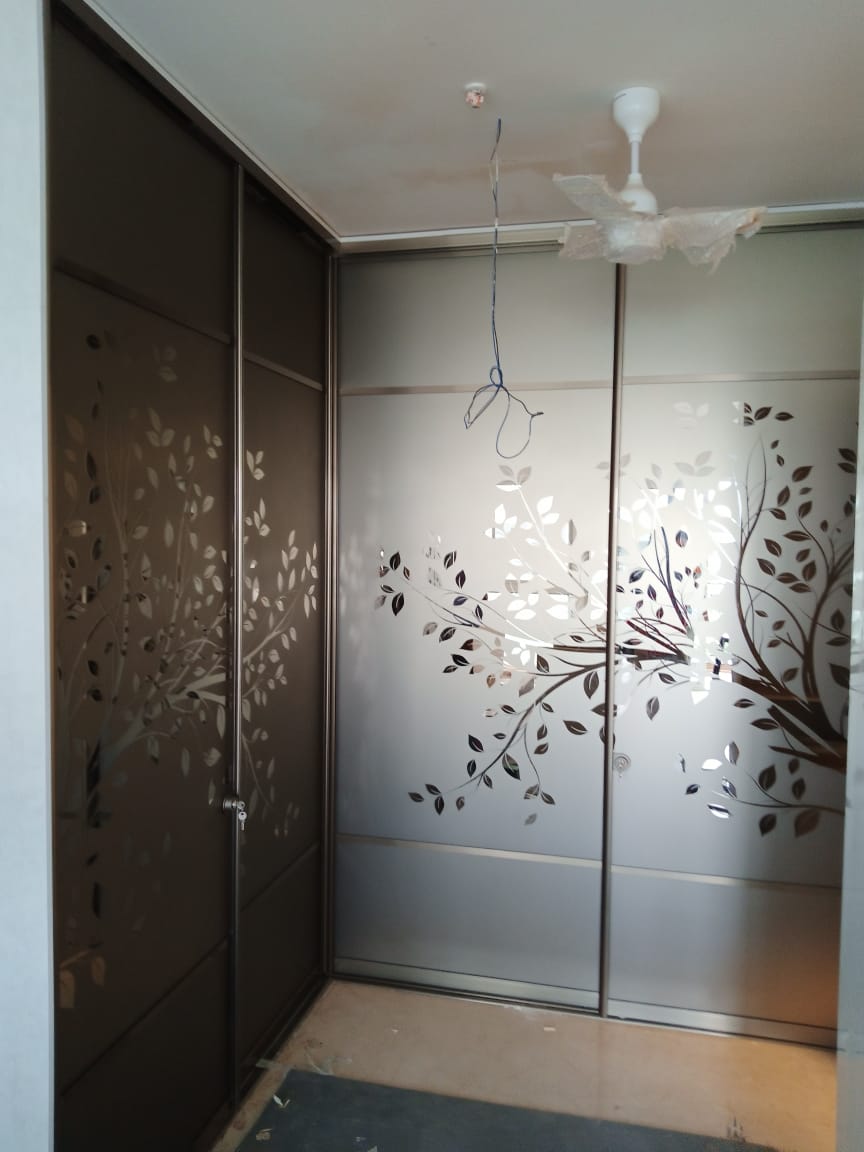 top-lacquer-glass-wardrobes-designs-dealers-manufacturers-in-noida-greater-noida-india